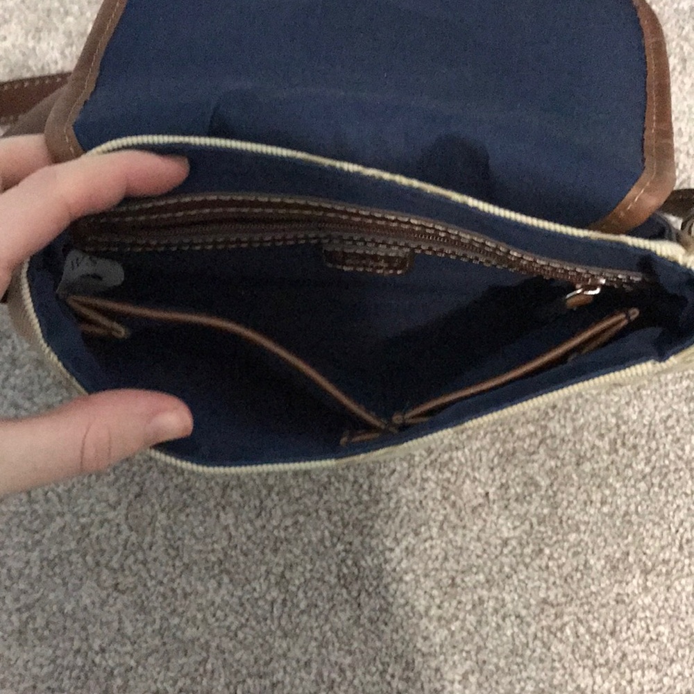 CHAPS Crossbody Bag. - Picture 4 of 5